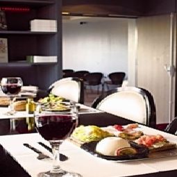 Restaurant Only Suites CDG Fotos