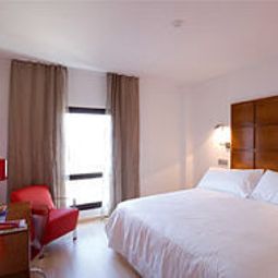 Camera TRYP Zaragoza Hotel Fotos