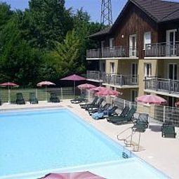 Бассейн Zenitude hôtel résidences Les terrasses du Lac Fotos