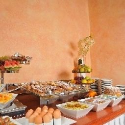 Buffet Metamorphis Excellent Old Town Fotos