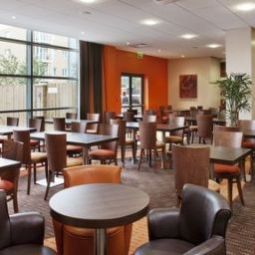 Bar Holiday Inn Express SLOUGH Fotos