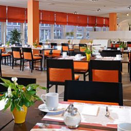 Salle du petit-déjeuner Azimut München City Ost Fotos