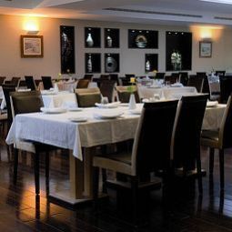 Frühstücksraum im Restaurant Lux Fatima Fotos