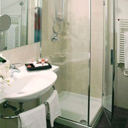 Camera da bagno Euro Hotel Residence Fotos