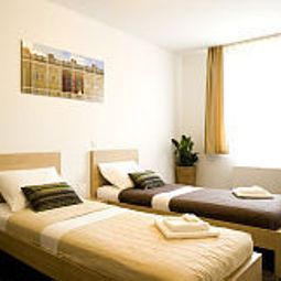 Zimmer AHOTEL Fotos