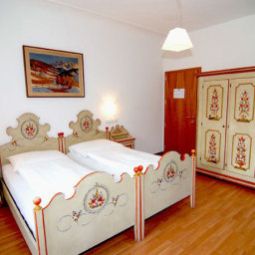 Junior-Suite HOTEL TRAUBE An d.Bischofgärten Fotos