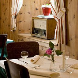 Sala śniadaniowa w restauracji Schaurhof Fotos