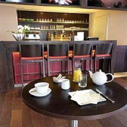 Bar Park & Suites Prestige Genève Divonne Les Bains ( ex Home Business Geneve Airport) Fotos