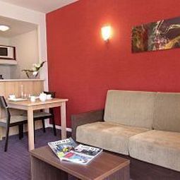 Interior view Park & Suites Prestige Genève Divonne Les Bains ( ex Home Business Geneve Airport) Fotos