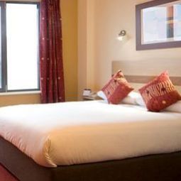 Zimmer Jurys Inn Liverpool Fotos