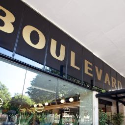 Zimmer Hotel Boulevard Plaza Fotos