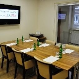 Tagungsraum Apartamenty Zgoda Warszawa by DeSilva Fotos