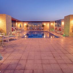 Piscina Best Western Doha Fotos