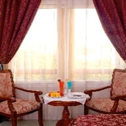 Familienzimmer Safeer Hotel Suites Fotos