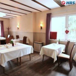 Salle du petit-déjeuner située dans le restaurant Altes Fährhaus Fotos