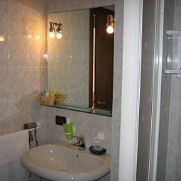Bathroom Nuovo Hotel Vigevano Fotos
