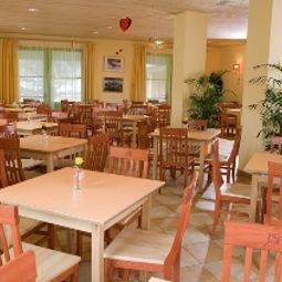 Breakfast room within restaurant JUFA Wipptal Fotos