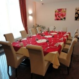 Sala colazione nel ristorante Grand Hotel Dream Main City Center Fotos