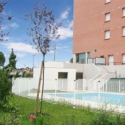 Бассейн Residhome Occitania Apparthotel Fotos