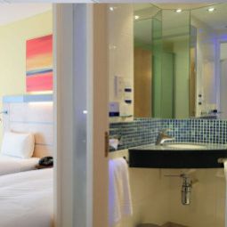  Holiday Inn Express CHELTENHAM TOWN CENTRE Fotos