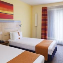 Room Holiday Inn Express CHELTENHAM TOWN CENTRE Fotos