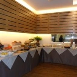 Salle du petit-déjeuner Husa de la Couronne Fotos