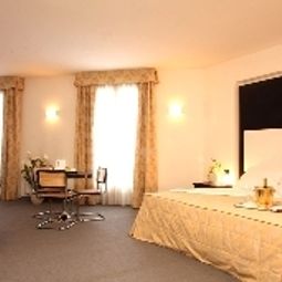 Полулюкс Maranello Palace Fotos