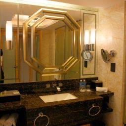 Bathroom Wyndham Grand Plaza Royale Oriental Fotos