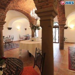 Frühstücksraum im Restaurant Figo Fotos