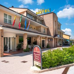 Guesia Village Hotel Фолиньо Perugia