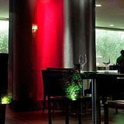 Ресторан Renaissance Paris Arc de Triomphe Hotel Fotos