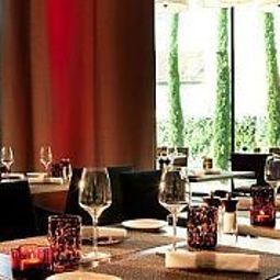 Ресторан Renaissance Paris Arc de Triomphe Hotel Fotos