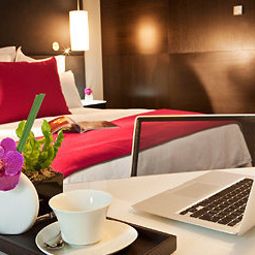 Номер Renaissance Paris Arc de Triomphe Hotel Fotos