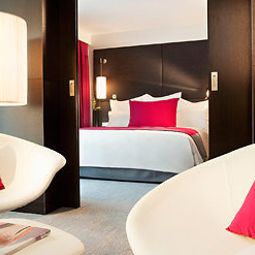 Номер Renaissance Paris Arc de Triomphe Hotel Fotos