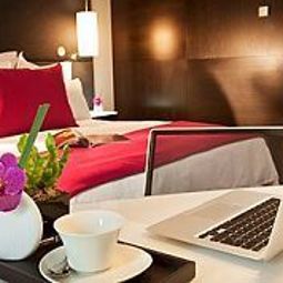 Номер Renaissance Paris Arc de Triomphe Hotel Fotos