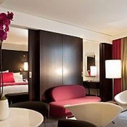 Номер Renaissance Paris Arc de Triomphe Hotel Fotos