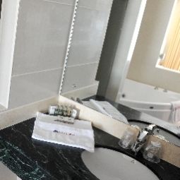 Badezimmer BEST WESTERN Zimmerhotel Fotos