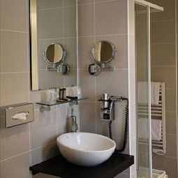 Badezimmer Villathena 2 Fotos