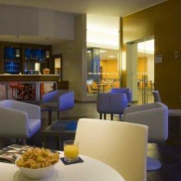 Bar Holiday Inn Express MILAN - MALPENSA AIRPORT Fotos