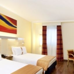 Habitación Holiday Inn Express MILAN - MALPENSA AIRPORT Fotos