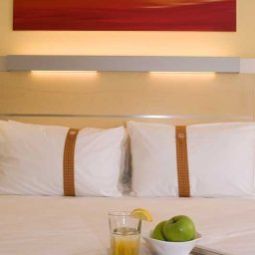 Habitación Holiday Inn Express MILAN - MALPENSA AIRPORT Fotos