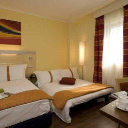 Habitación Holiday Inn Express MILAN - MALPENSA AIRPORT Fotos