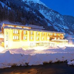 Фасад Zedern Klang Spa Hotel Fotos