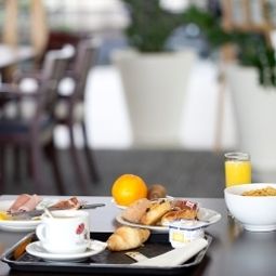 Buffet Quality Suites Nantes Atlantique Fotos