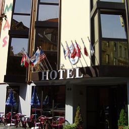 Exterior view Thomas Fotos