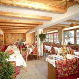 Sala śniadaniowa w restauracji Granat Garni Fotos
