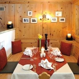 Salle du petit-déjeuner située dans le restaurant Tannbergerhof Fotos