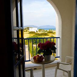 Widok z hotelu Ampelia Beach Fotos