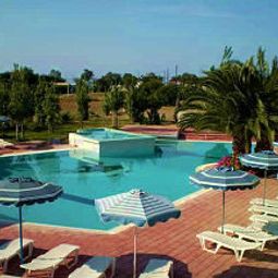 Basen Ampelia Beach Fotos