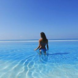 Бассейн Velassaru Maldives Fotos